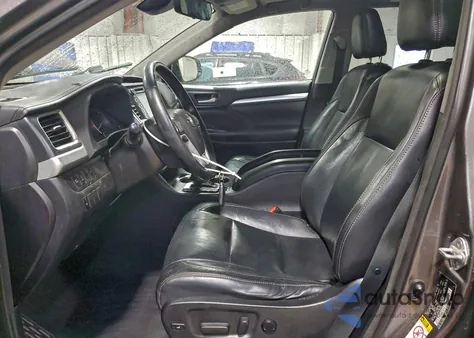 2018 Toyota Highlander Se из США, поврежденный, VIN 5TDJZRFH1JS828438